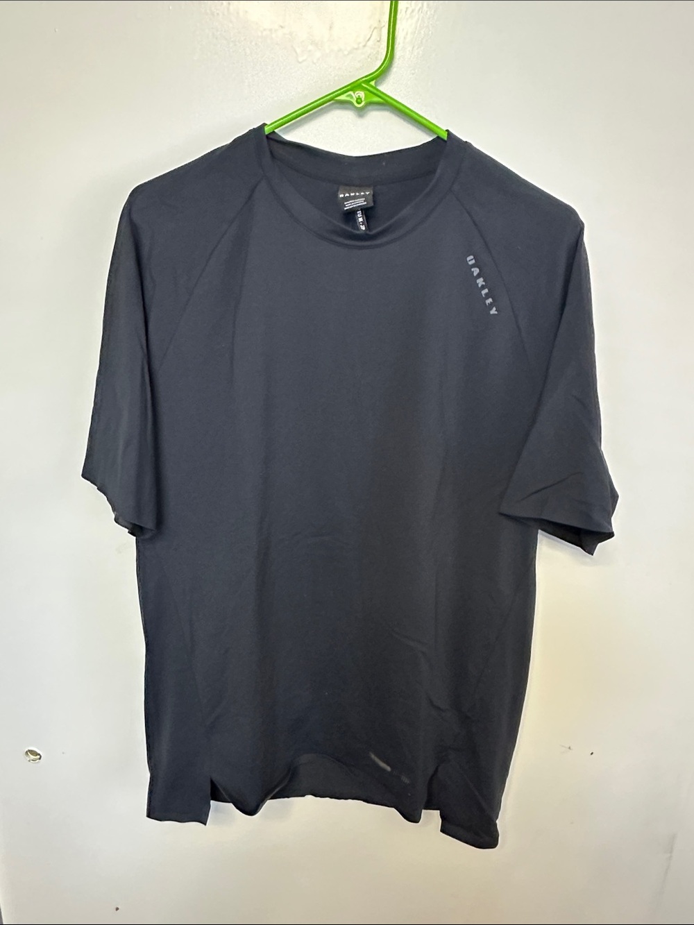 Oakley Black Short-Sleeve Athletic Tee with Subtle Logo